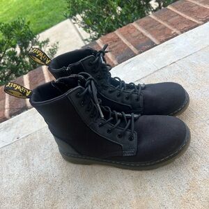 Dr. Martens Black Lace-Up Boots, Youth 5, Women’s 5/6, NWOT 🖤🖤🖤